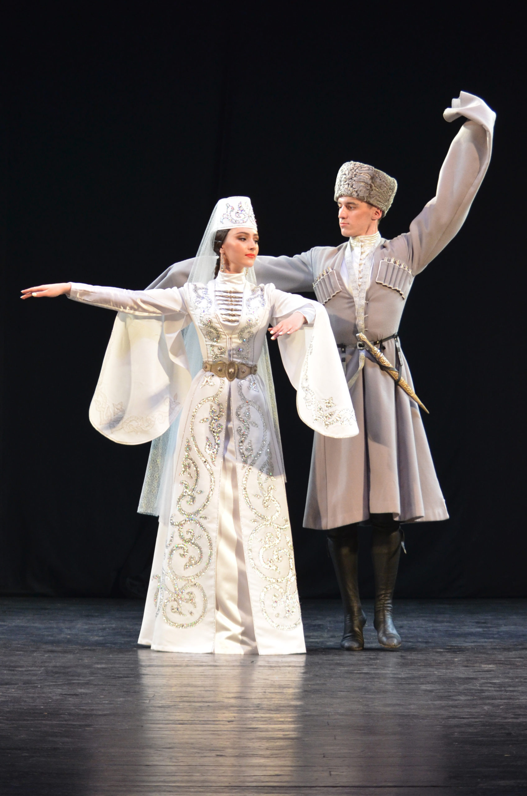 Осетинский танец хонга. Ансамбль амонд цхинвал. Картинка осетинские танцы для детей. Осетинские танцы для детей. Осетинский национальный танец.